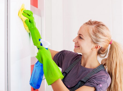 Load-based carpet cleaning pricing example for a flat