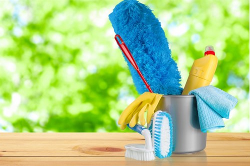 Professional carpets cleaner in Wandsworth restoring a living room carpet
